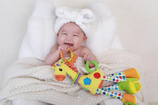 漯河三个月宝宝正确抱姿